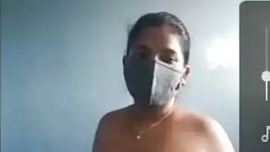 Desi Girl Shows Her Big Boobs