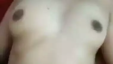 BF fucks his sexy GF’s tight, shaved pussy