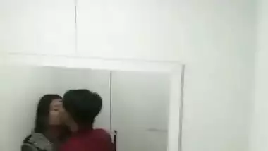 Pervert records colleague’s mms sex in the office bathroom