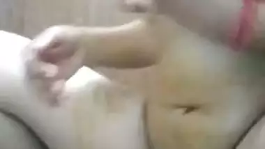 DESI INDIAN GF GOT HUGE MELONS TO OFFER