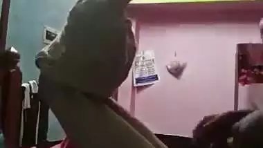 Guy fucks his stepsister’s tight pussy in the desi sex video