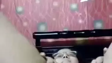 Viral tanker Bengali MILF fingering on video call