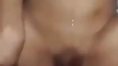 Uncle fucks his 18 yr old niece in Nepali sex video