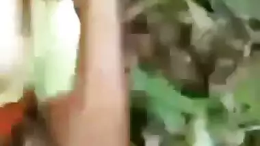 Outdoor sex MMS of an 18-year-old player fucking in a jungle