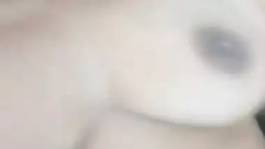 Cute Desi Girl Showing Boobs