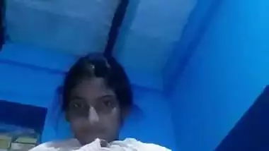 Desi nude Bihari girl shows her tight boobs to her lover