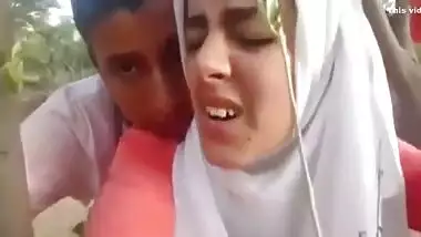Desi Judva Bhai Bahan Latif Ltifa, Doggy Outdoor Hijab Muslim