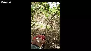 Desi lover outdoor risky sex