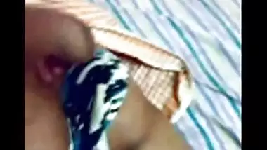 Stunning mallu college babe Nisha’s sexy exposure