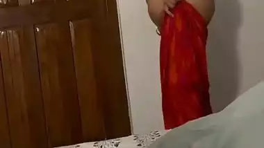 Huge tits MILF pics and nude videos before viral sex