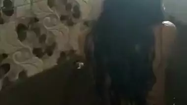 Desi bhabi bathing 1