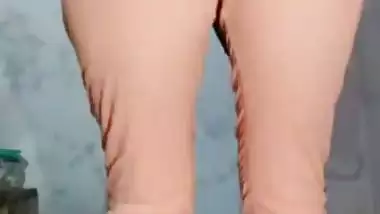 Pink dress bhabhi fucking with boyfriend Indian desi bhabhi hot sex homemade video (Official video by Desi Salma)