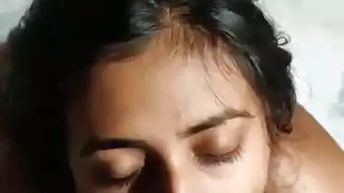 Horny girl takes her lover’s Indian cum in mouth