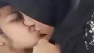 Hijab Bengali boob sucking by lover in outdoor sex