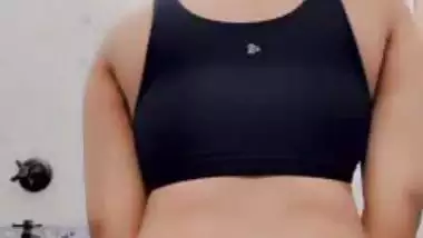 Snapchat girl showing big ass viral video making