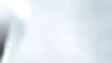 Mature affair bhabhi boob press in blanket viral MMS