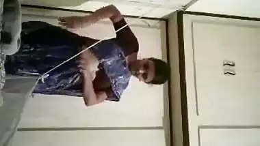 Nude mom wearing saree viral videos taken by son